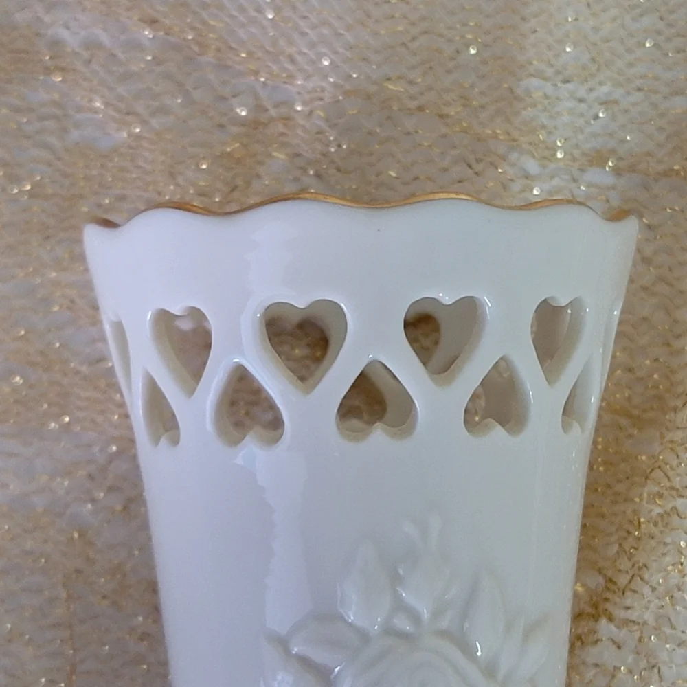 Lenox USA Small Posy Vase Heart Cutouts 24K Gold Trim
